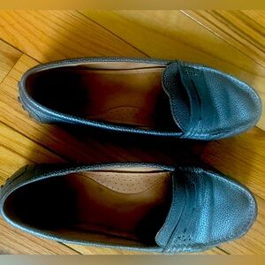 Lauren Ralph Lauren loafers size 10, barely used,super comfy.